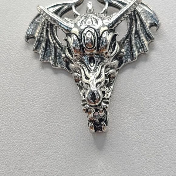 Dragon necklace,  silvertone - Picture 7 of 8
